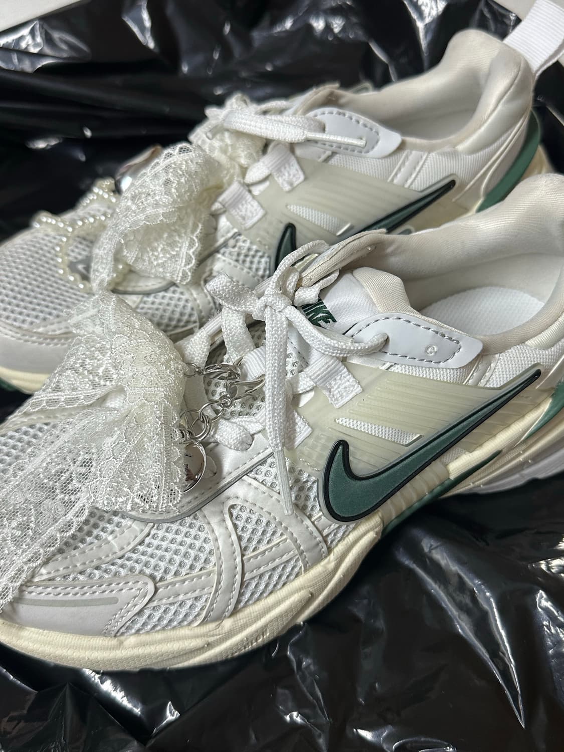 나이키 v2k 런 235 상품이미지1