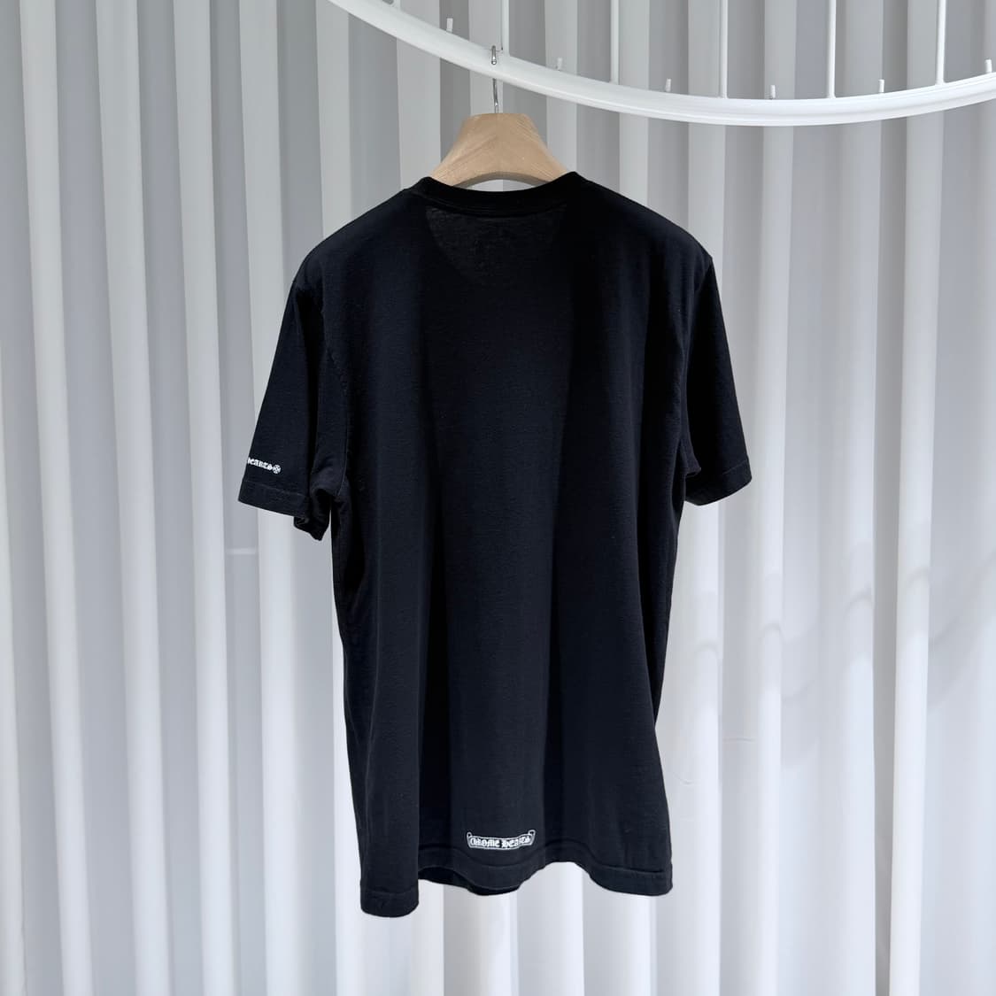 (S+급/L) / 크롬하츠 스크롤 넥로고 반팔 티셔츠 블랙 상품이미지5
