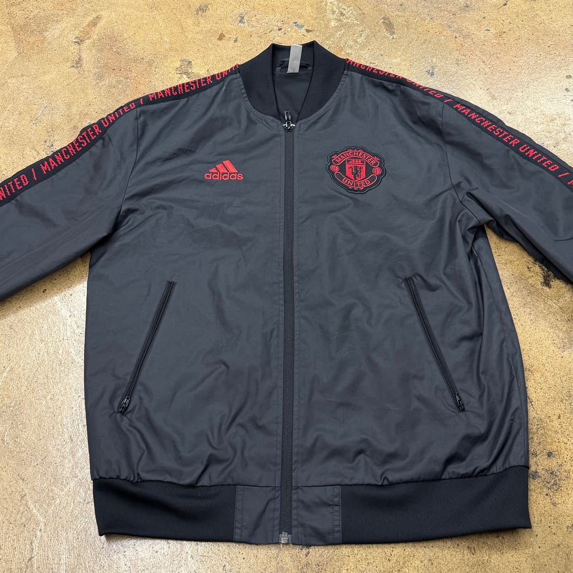 [정품/L] 아디다스 맨체스터 유나이티드 바람막이 자켓 블랙  b17 상품이미지3