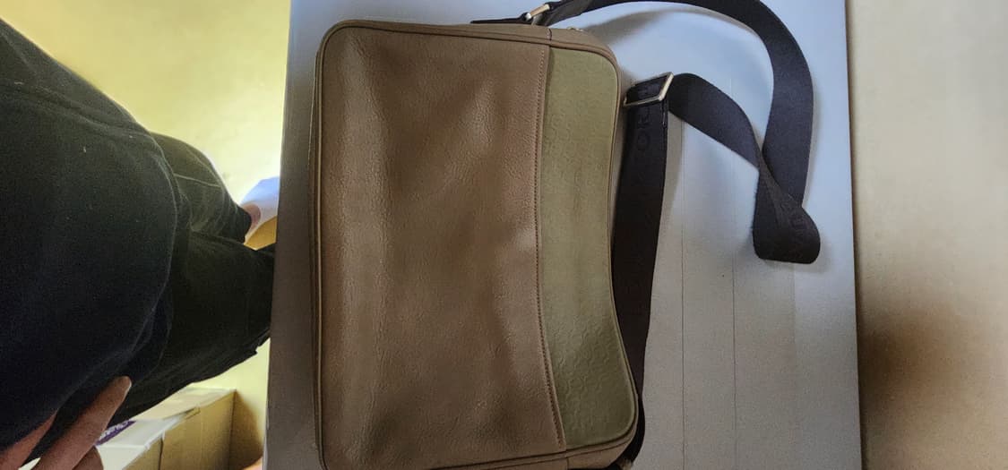 루이까또즈 남성 크로스백 상태굿 새급 가격인하 상품이미지1