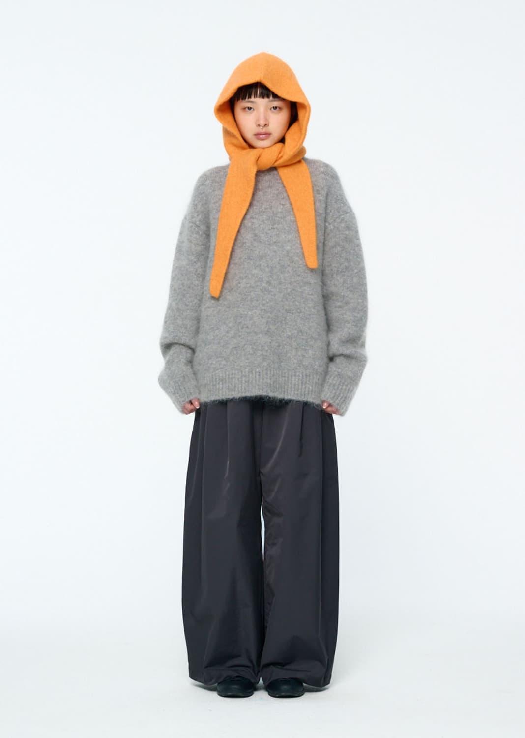 (거의 새상품) 아모멘토 헤어리 라운드 니트 풀오버 멜란지그레이m 상품이미지1