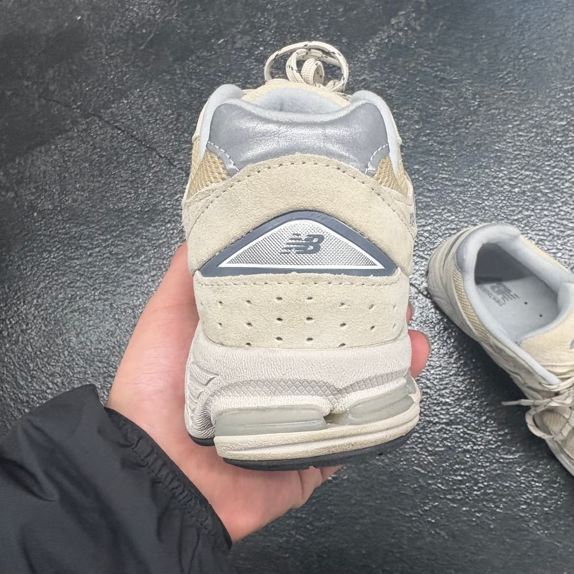 (260)뉴발란스 2002R 아이보리 상품이미지3
