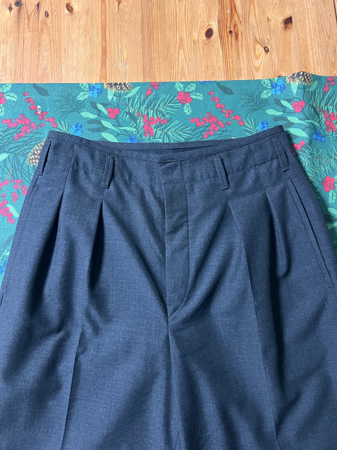 르메르 24FW 더블 플리츠 팬츠 슬랙스 다크그레이/46 상품이미지6