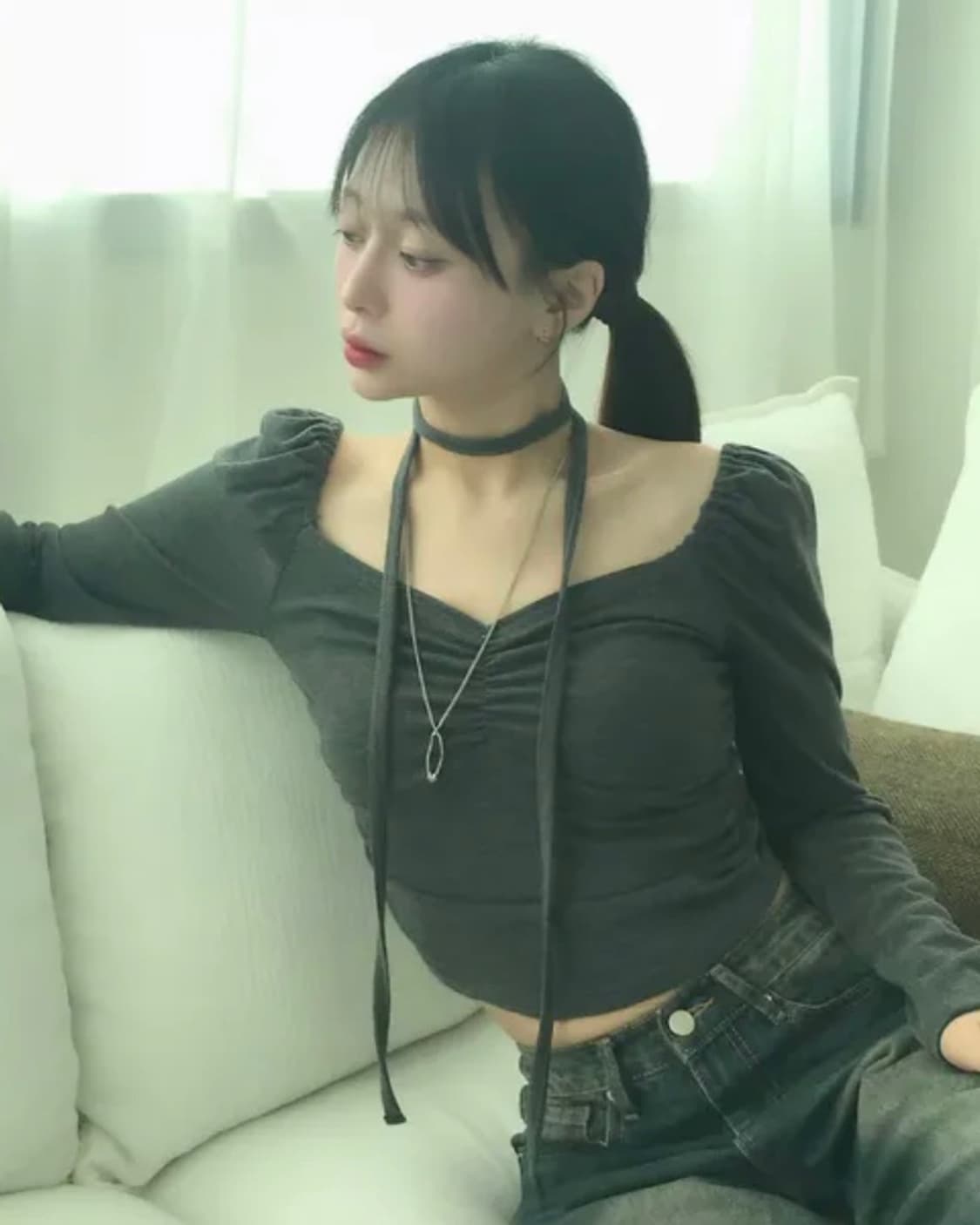 에이블리 셔링퍼프하트넥티셔츠 검정 상품이미지2