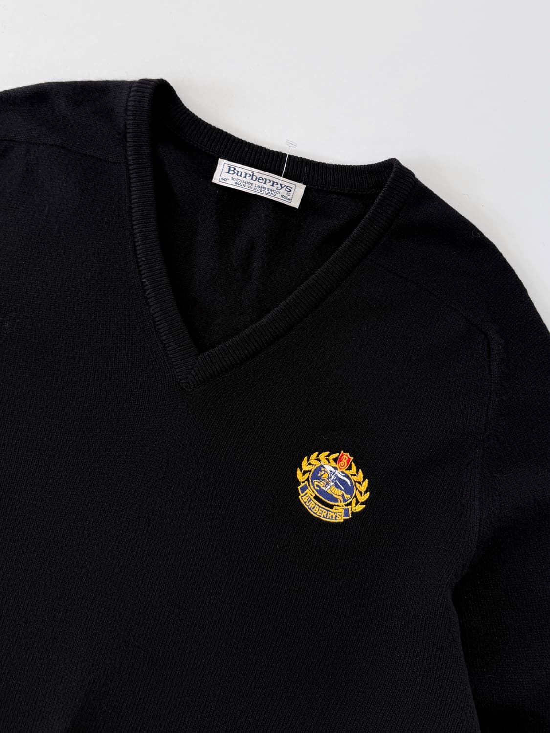 버버리 루즈핏 90‘s 램스울 크레스트로고 블랙 울 니트 상품이미지4