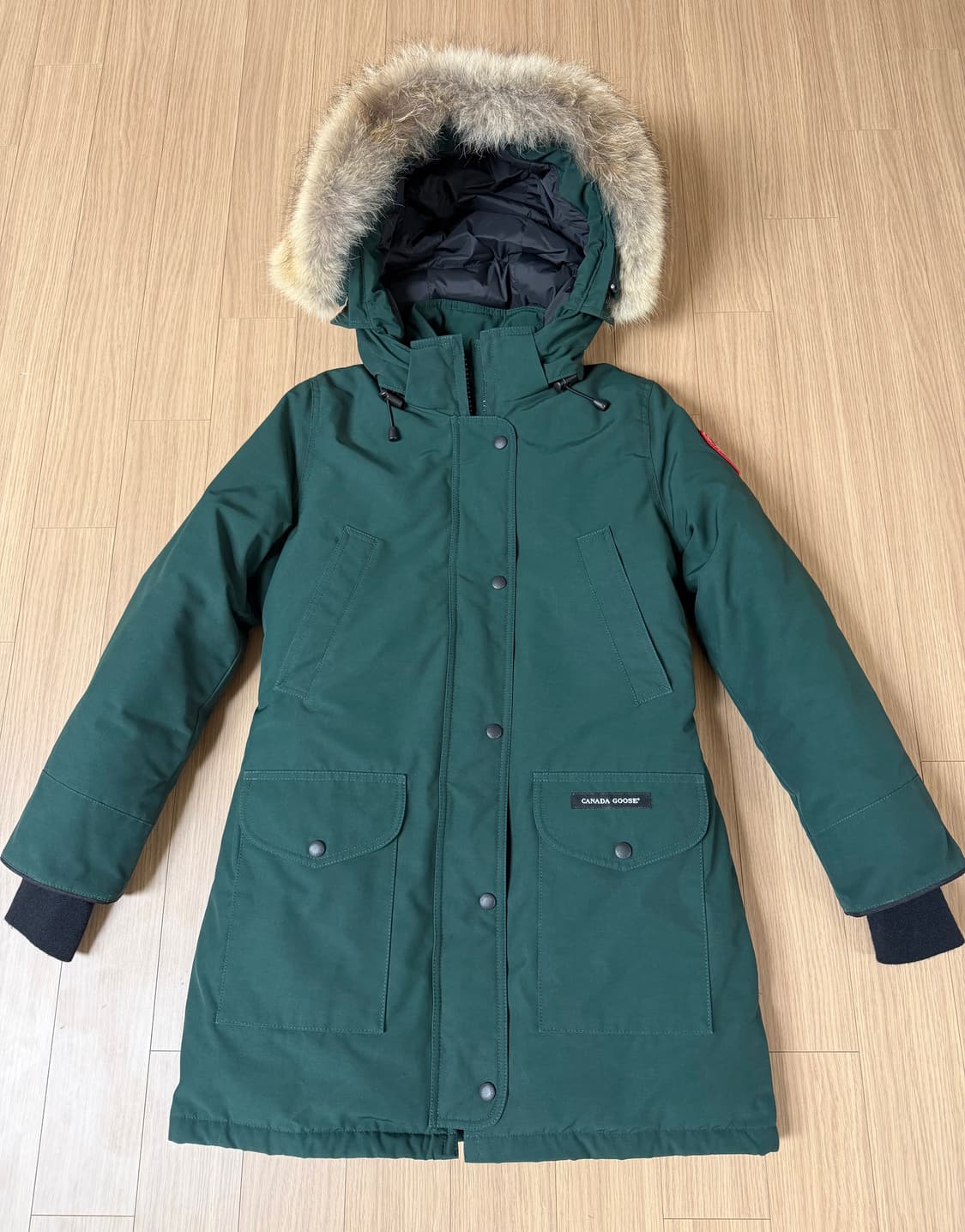 캐나다구스 트릴리움 진녹색 퓨전 M사이즈 판매합니다. 상품이미지1