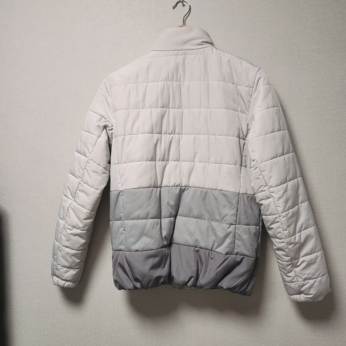 [95] 디스커버리 경량패딩 상품이미지2