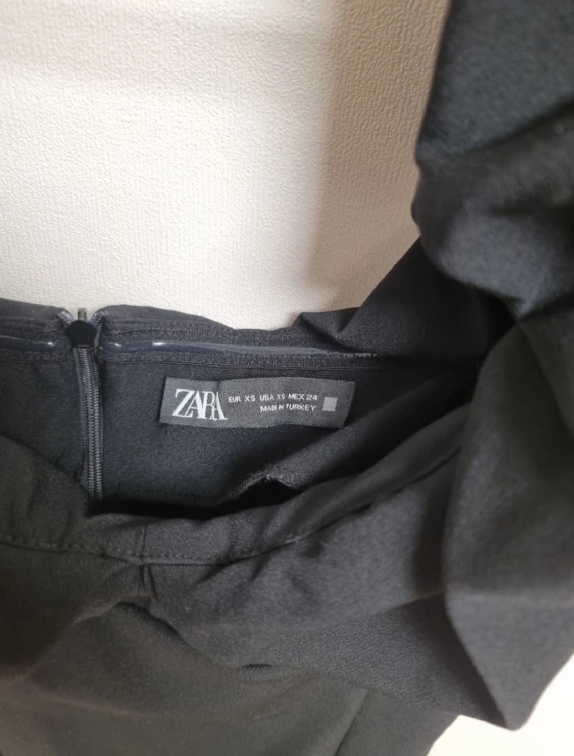 자라 퍼프 슬리브 미니 드레스 블랙 상품이미지5