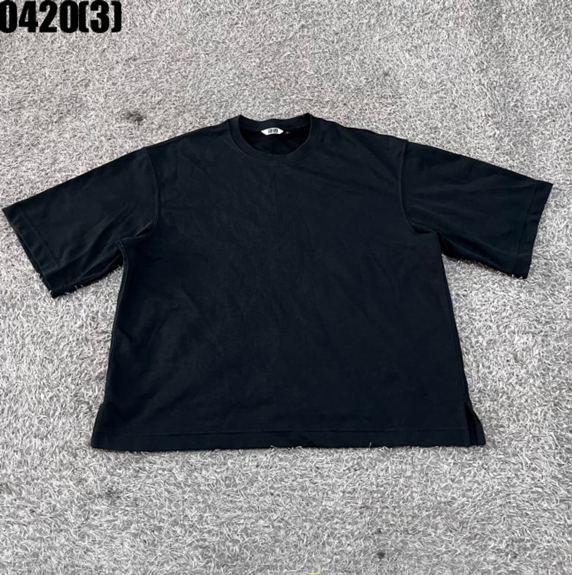 유니클로 반팔티셔츠 상품이미지1