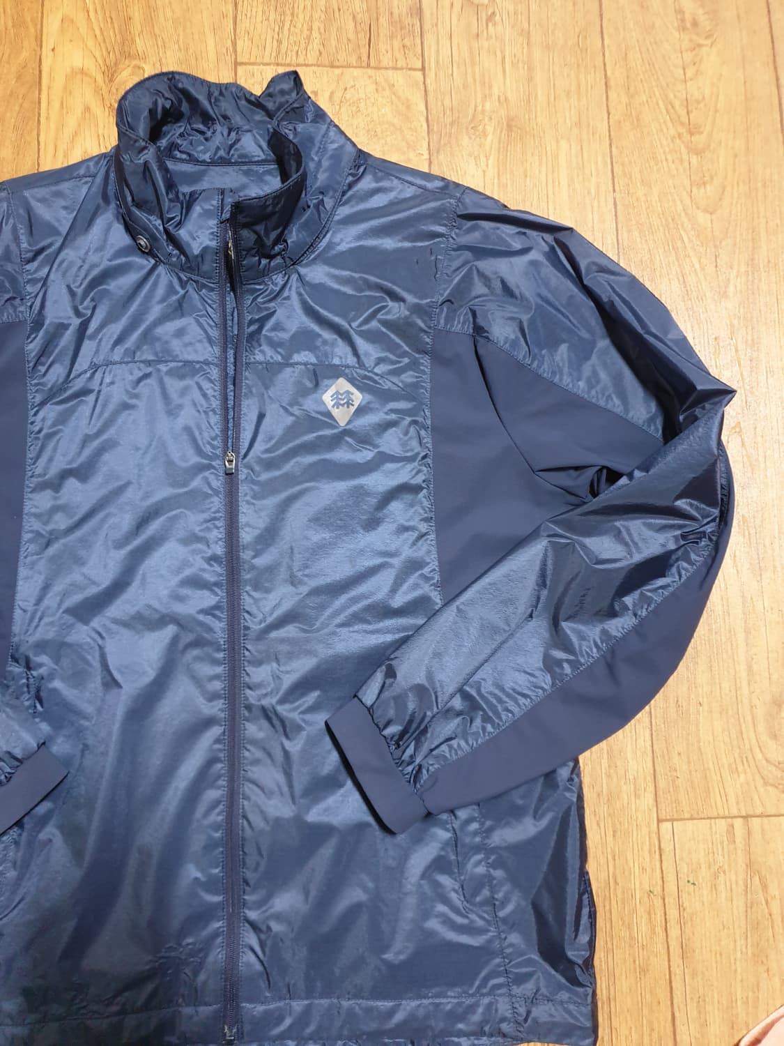 1114 코오롱 운동복 바람막이 100 사이즈입니다 상품이미지3