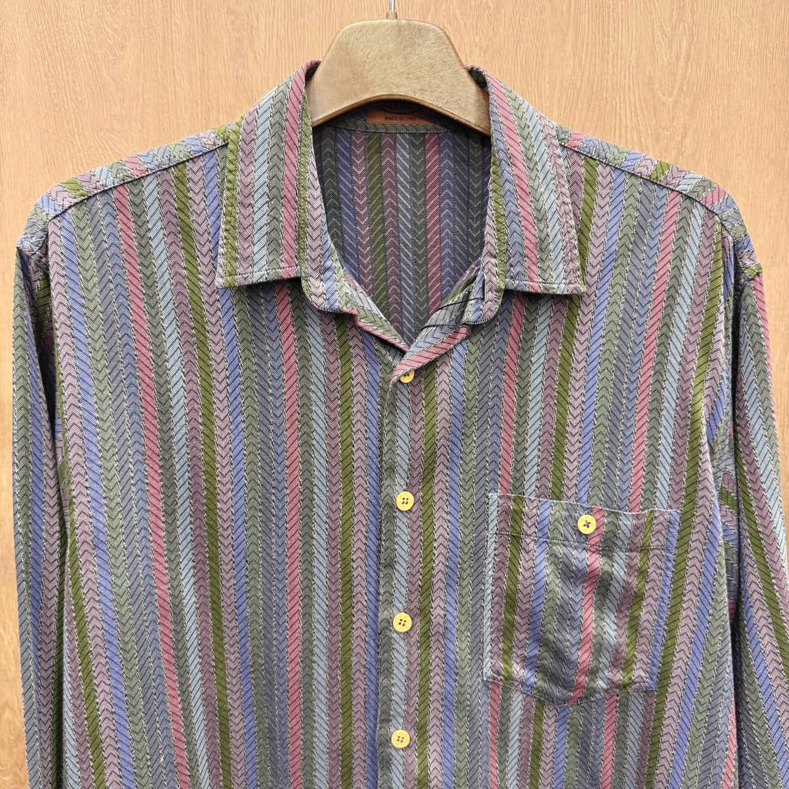 미쏘니 오픈카라 셔츠 헤링본 스트라이프 패턴 디테일 멀티컬러 상품이미지4