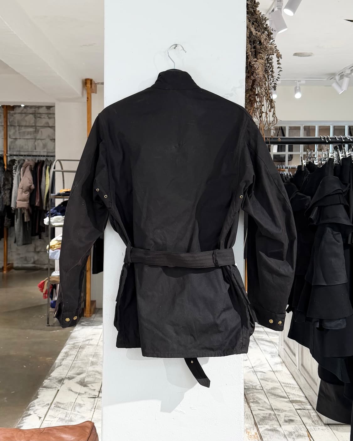 바버 인터내셔널 블랙 하이넥 벨티드 오리지널 왁스 자켓 상품이미지7