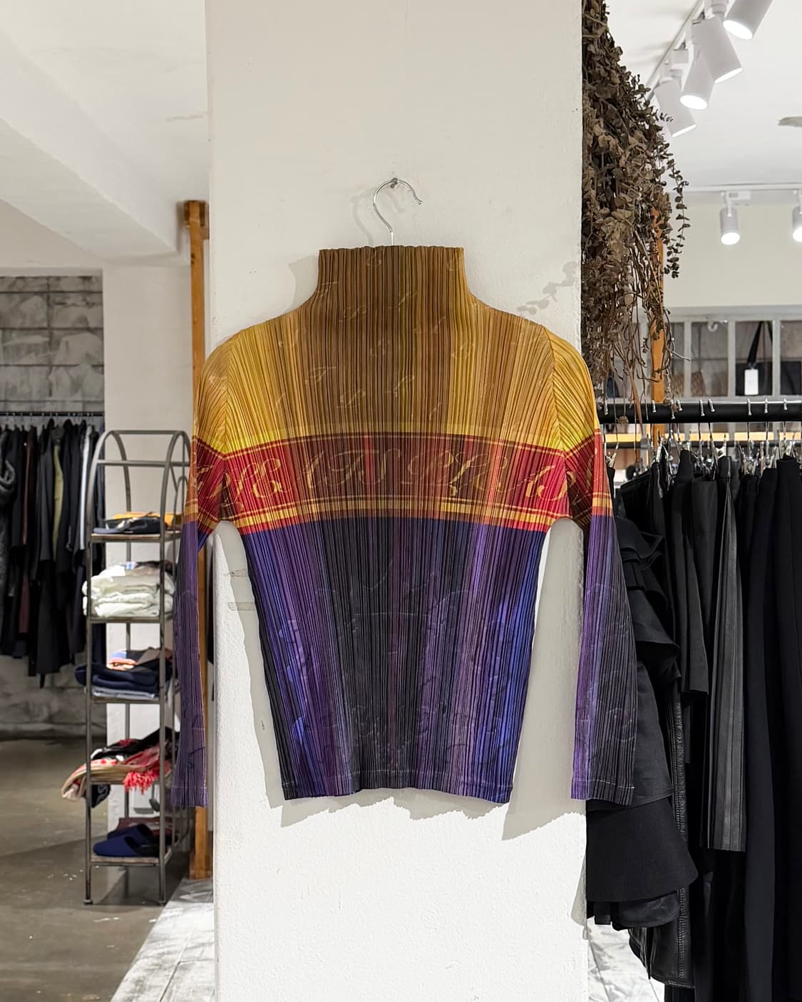 플리츠 플리즈 옐로우 바이올렛 레터링 하이넥 롱슬리브 상품이미지6