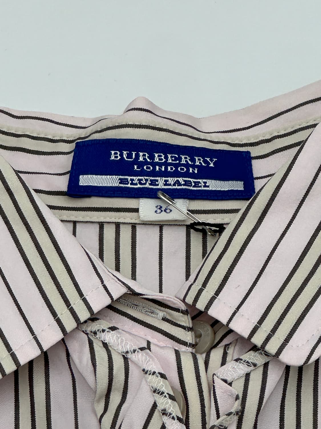 버버리 블루라벨 프릴 슬리브리스 셔츠 상품이미지5