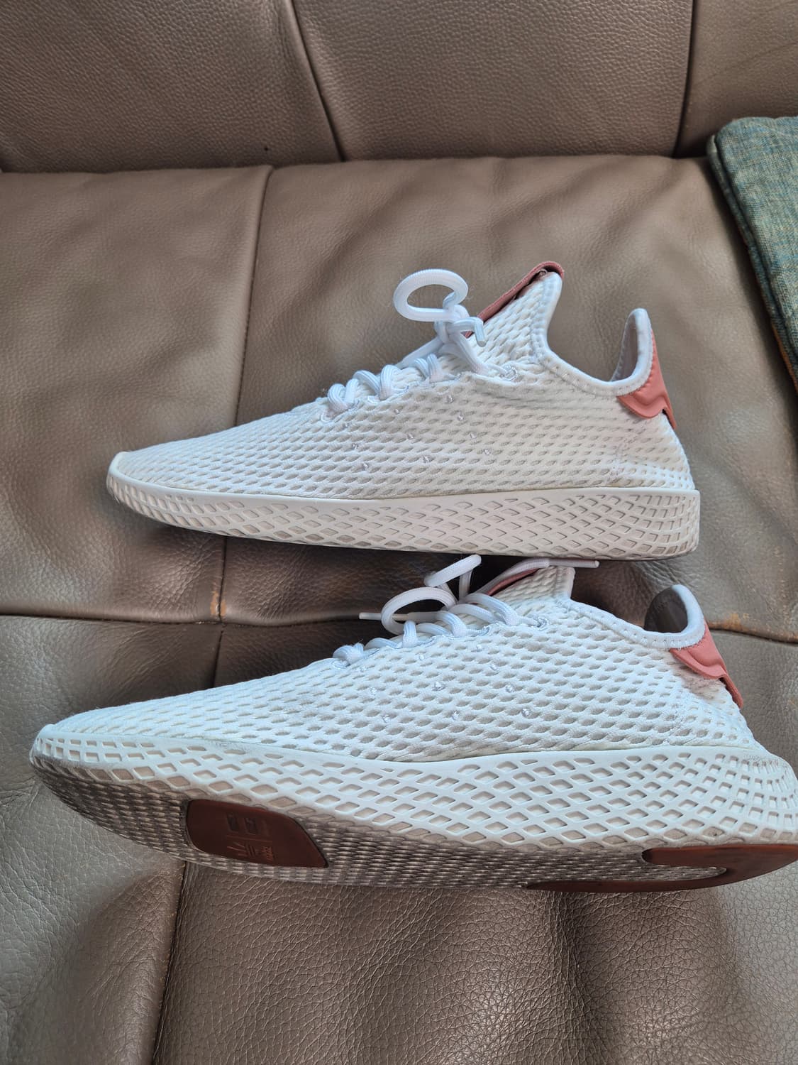 아디다스 오리지널스 X 퍼렐 윌리엄스  여자 235 상품이미지4