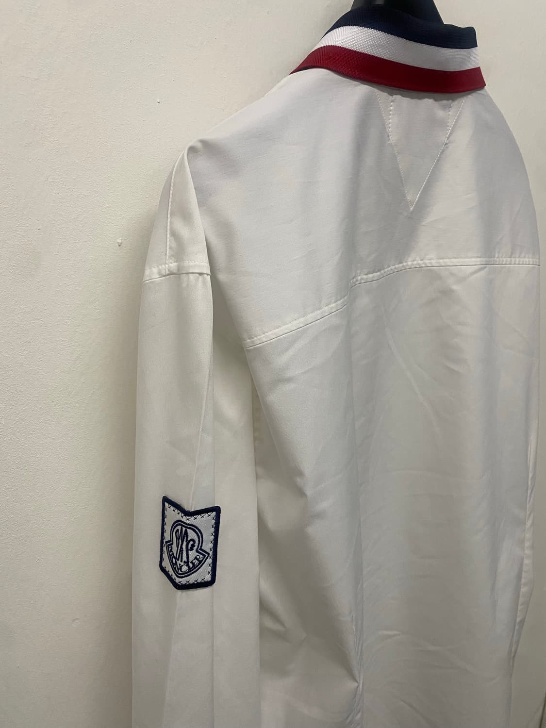 새상품 몽클레어 화이트 남성 셔츠 XL 상품이미지5