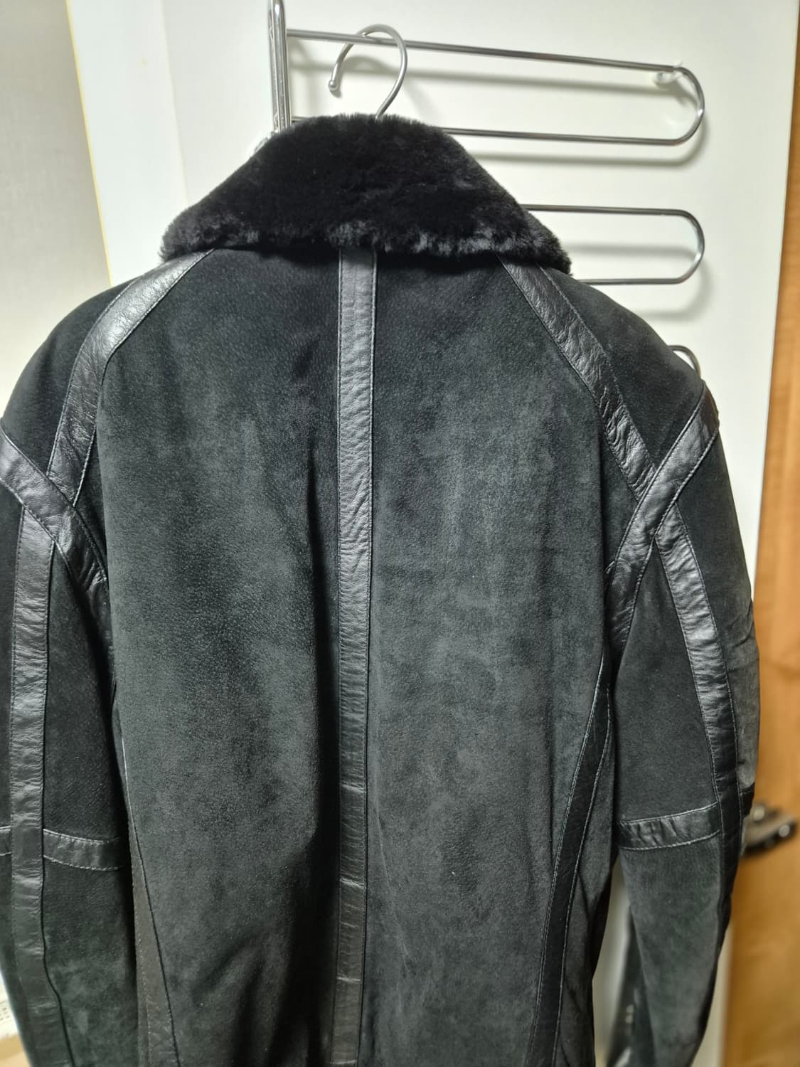 자라 블랙택 남성 무스탕 가죽 자켓 상품이미지2