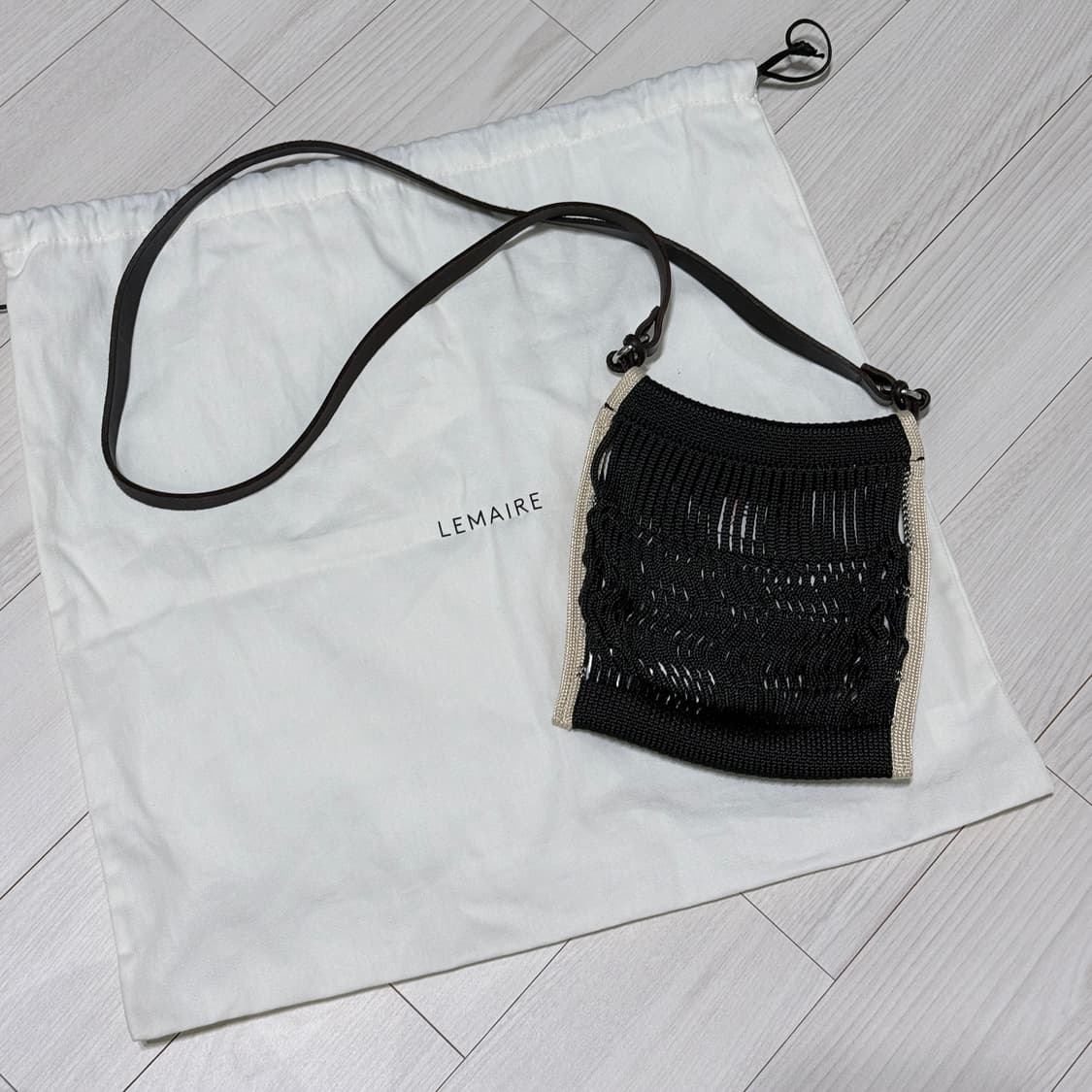 르메르 25ss 미니 필트 네트백 상품이미지1