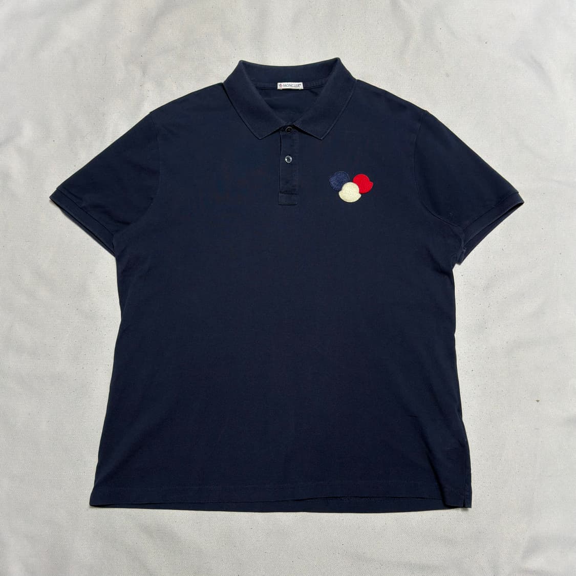 XL 몽클레어 삼색 로고 네이비 카라 반팔티 상품이미지2