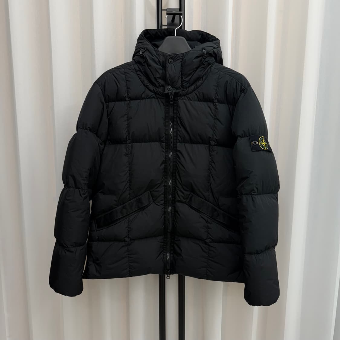 [XL] 스톤아일랜드 크링클랩스 후드 패딩 블랙 상품이미지1
