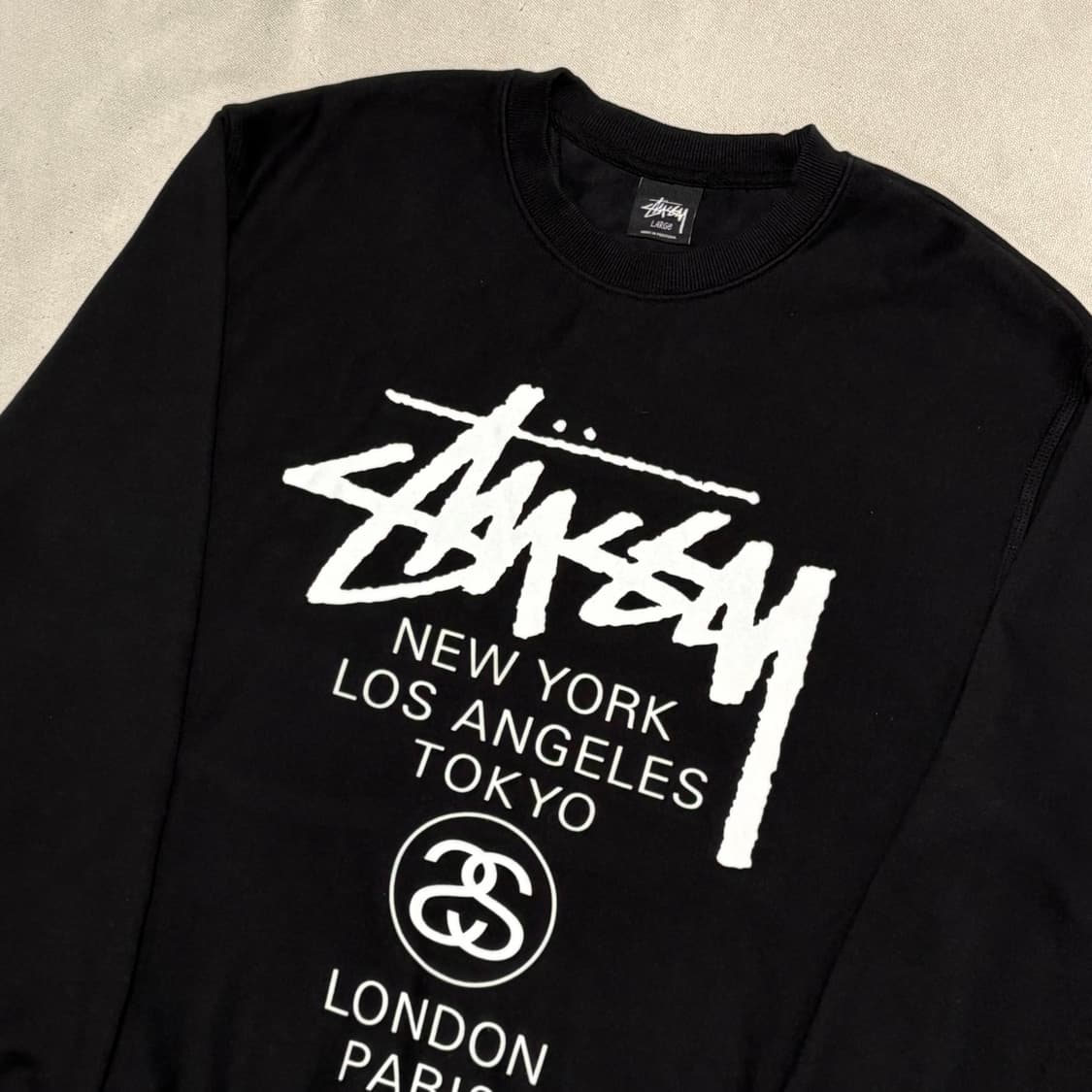 L 스투시 월드투어 블랙 맨투맨 상품이미지1