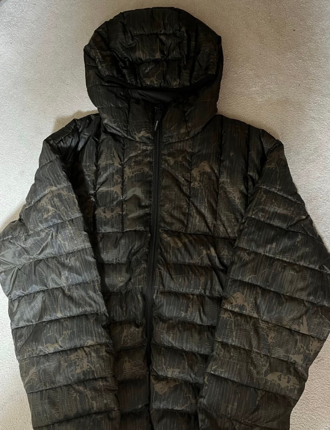 브라운브레스 경량패딩 카키 L사이즈 판매합니다 상품이미지2