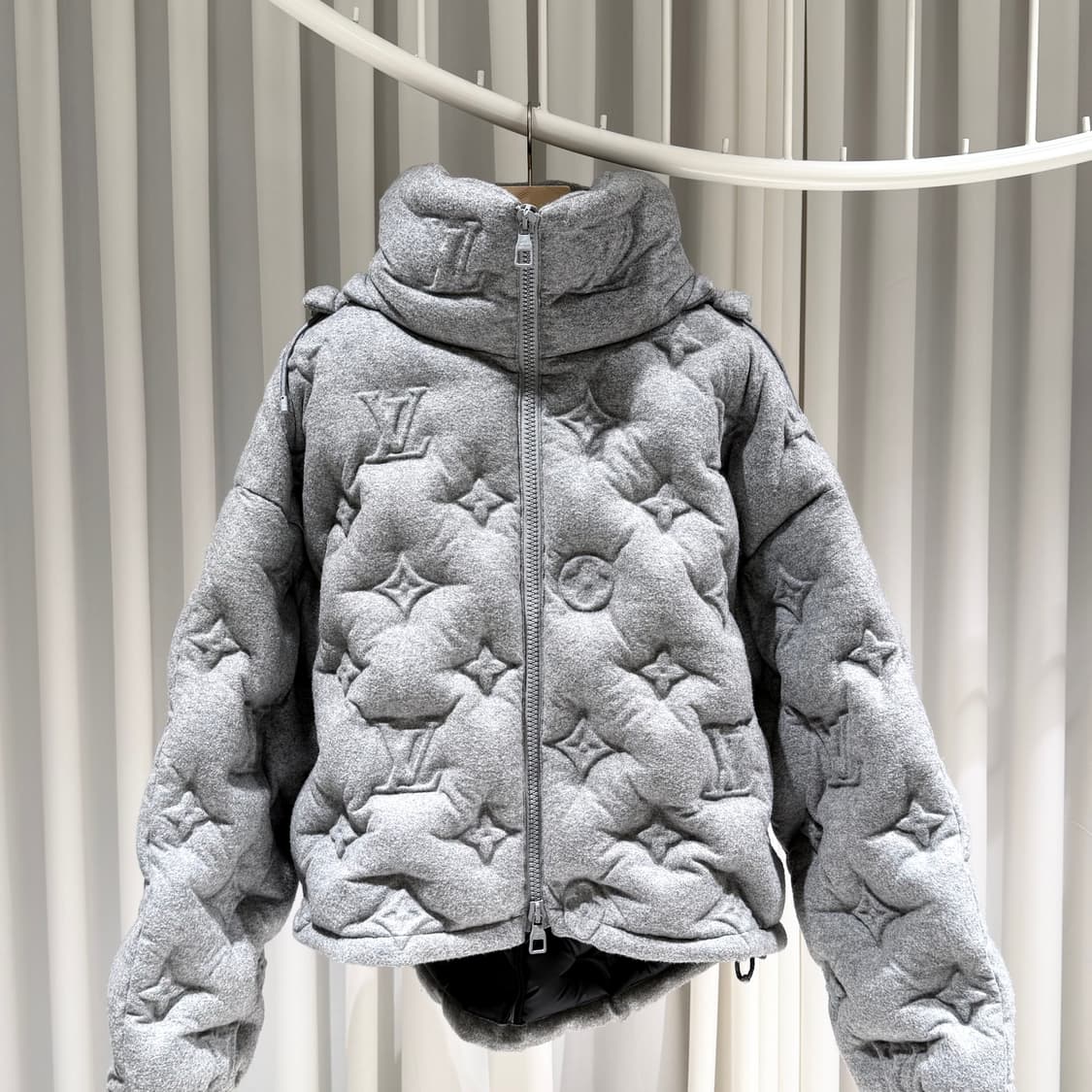 46 / 루이비통 모노그램 보이후드 푸퍼 패딩 자켓 상품이미지1