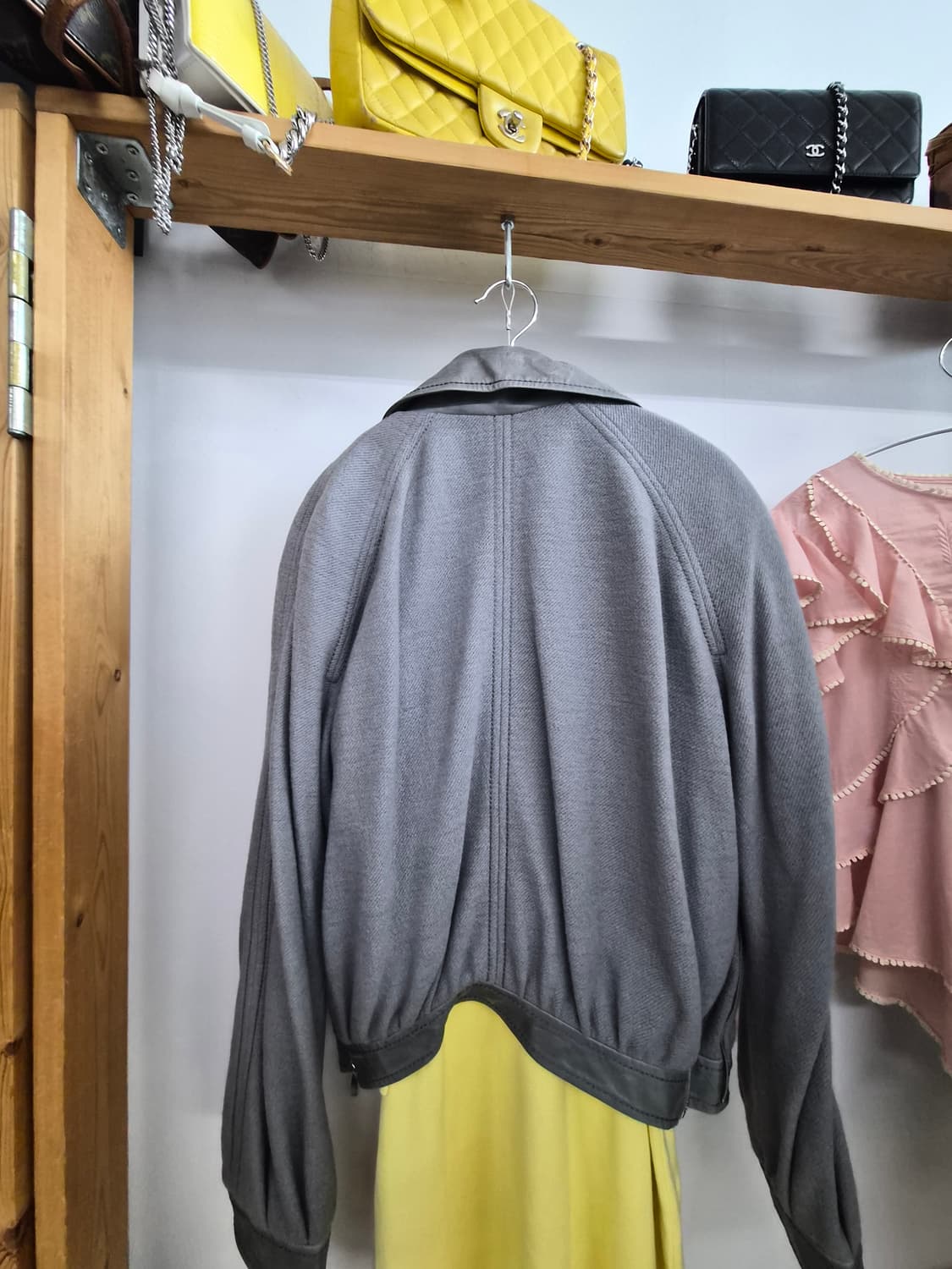 니나리치 가죽트리밍 셔링블루종 집업 상품이미지10