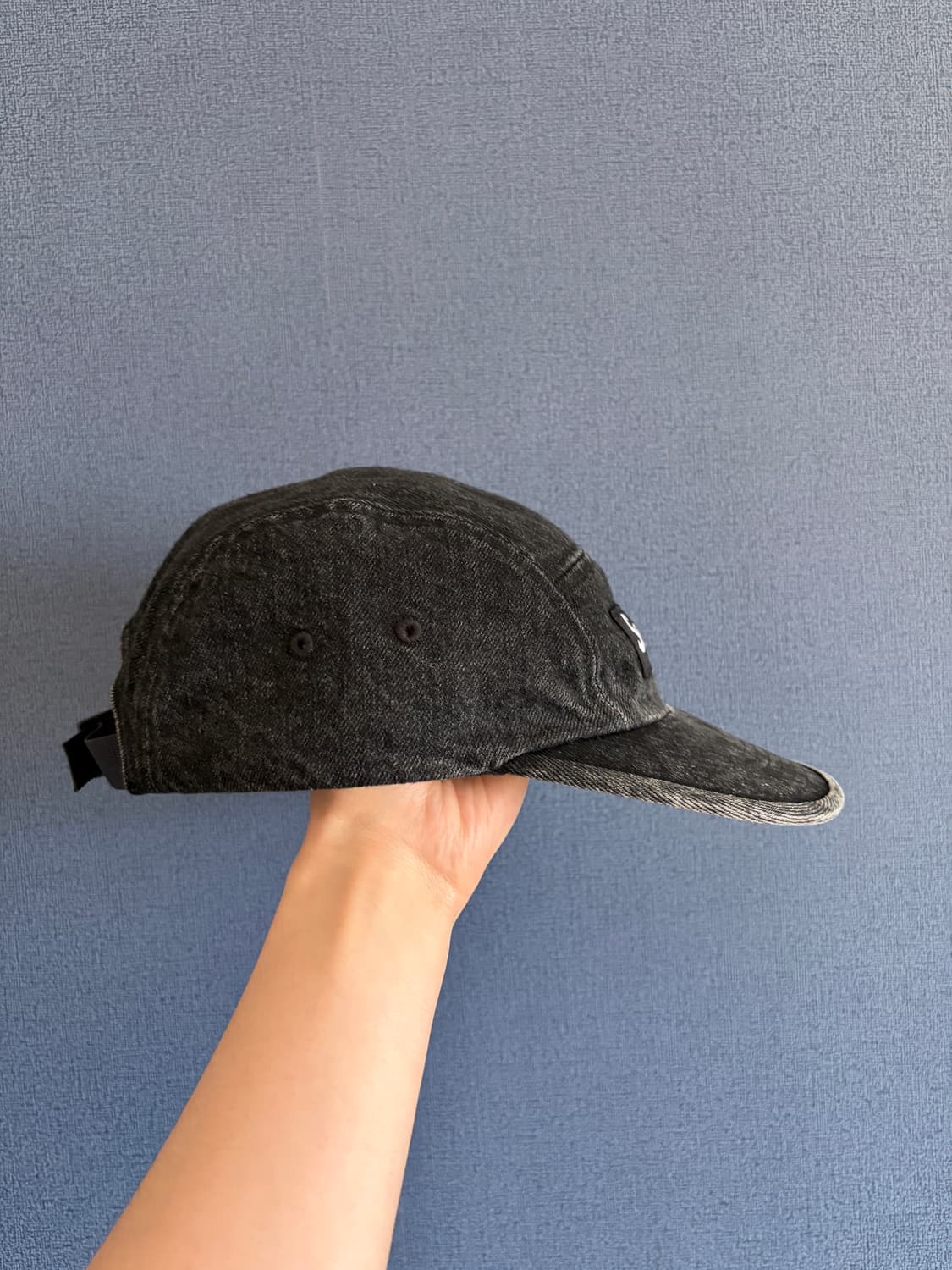 슈프림 데님 캠프캡 블랙 25SS 상품이미지2