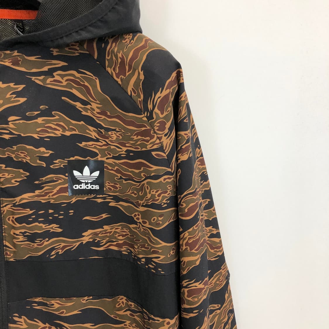아디다스 타이거 카모 BB 우븐자켓 105 상품이미지2