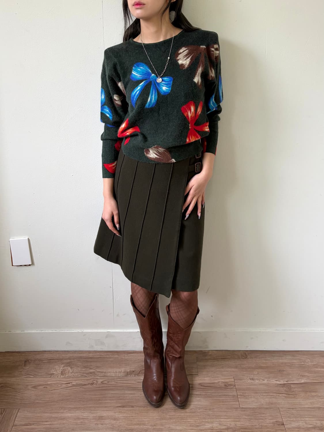 Chamois Royal 아트 리본스웨터 상품이미지6