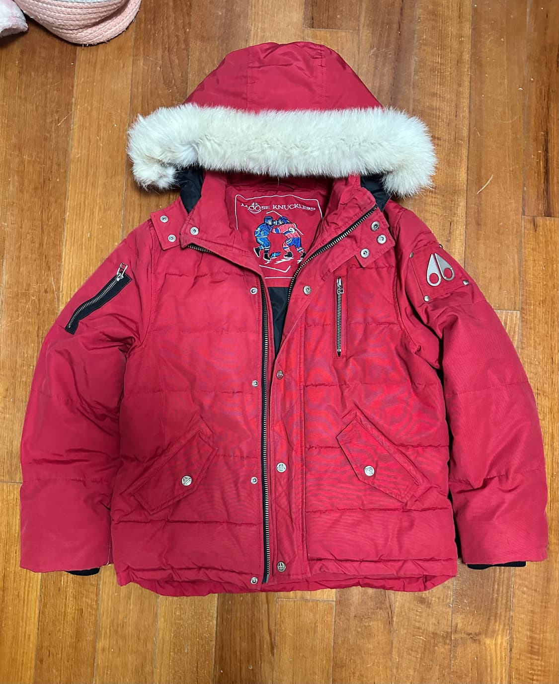 무스너클 레드 패딩 상품이미지1