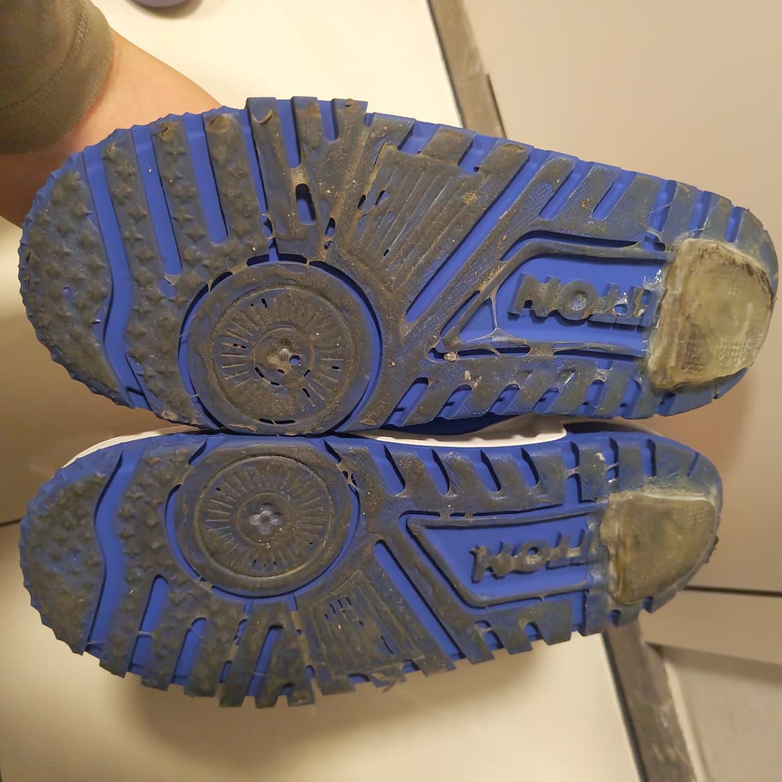 루이비통 맥시 트레이너 10 상품이미지8