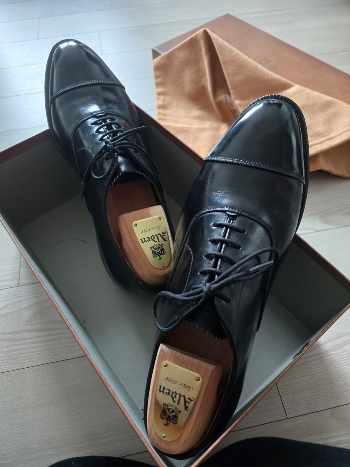 알든(Alden) 블랙 캡토 옥스퍼드 구두(정품 슈트리 포함) 상품이미지1