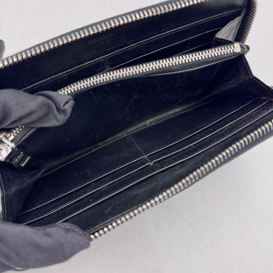 프라다 스터드 장지갑 상품이미지7