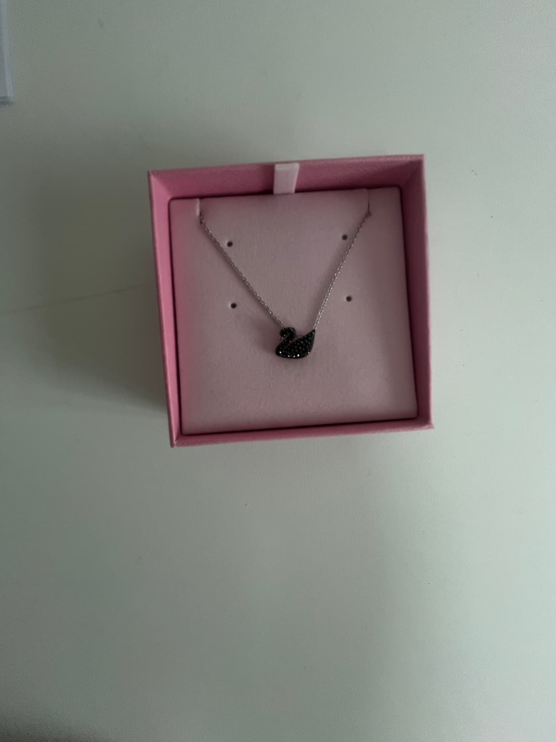 스와로브스키 블랙 스완 목걸이 상품이미지2