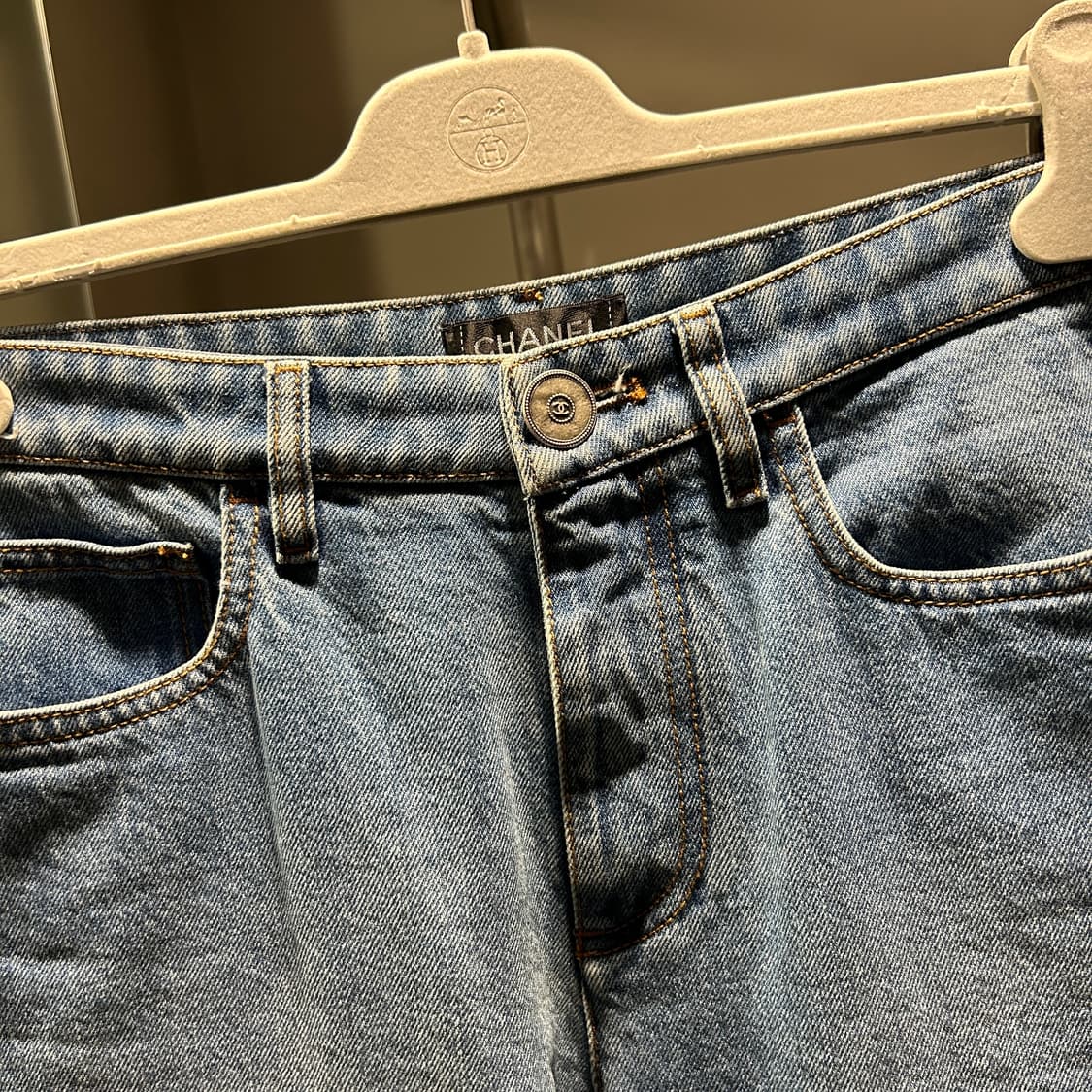 샤넬 X 퍼렐 비즈 레터링 데님팬츠 상품이미지2