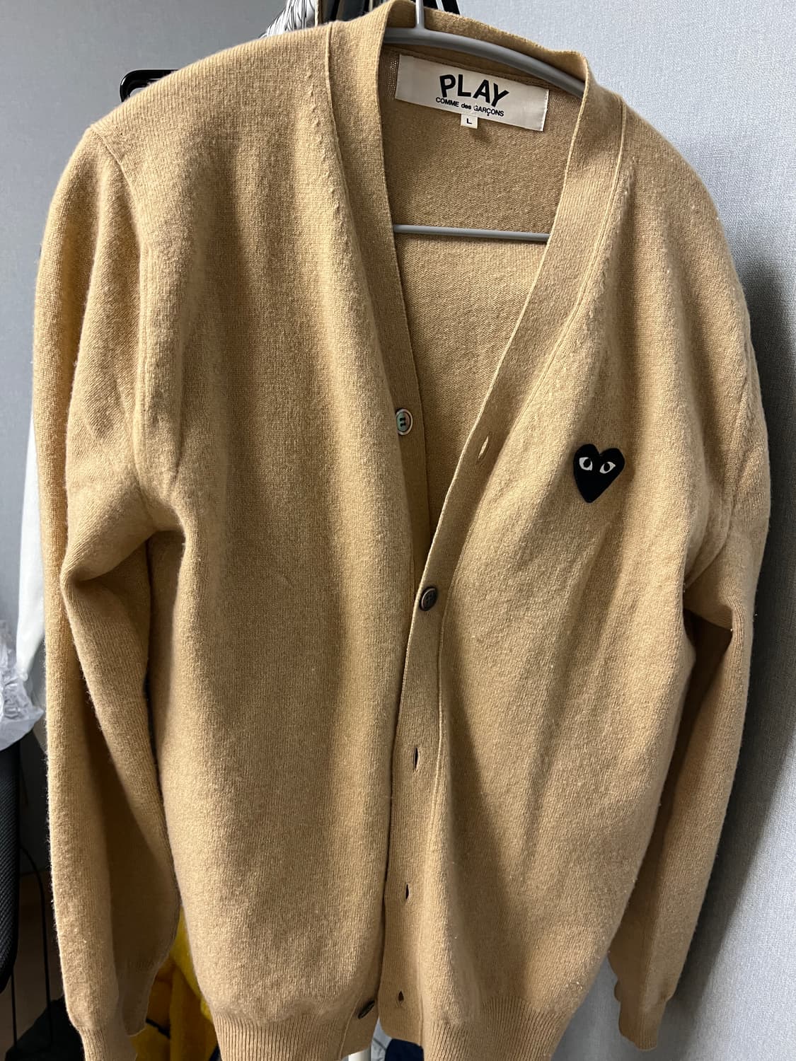 꼼데가르송 베이지 L사이즈 가디건  블랙 와펜 상품이미지1
