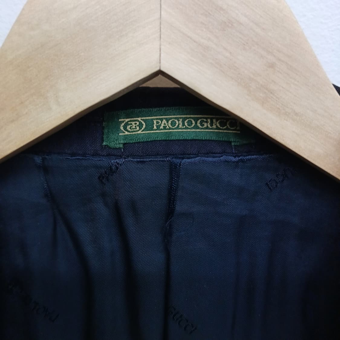 파올로구찌 클래식 투버튼 블랙 울 블레이저 자켓 100
 상품이미지4