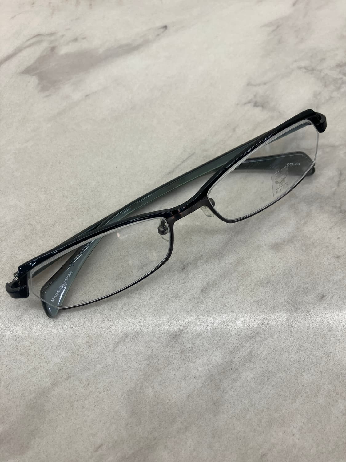 엠씨엠 MCM 블랙실버 소프트 스퀘어 와이어 메탈테 안경 상품이미지1