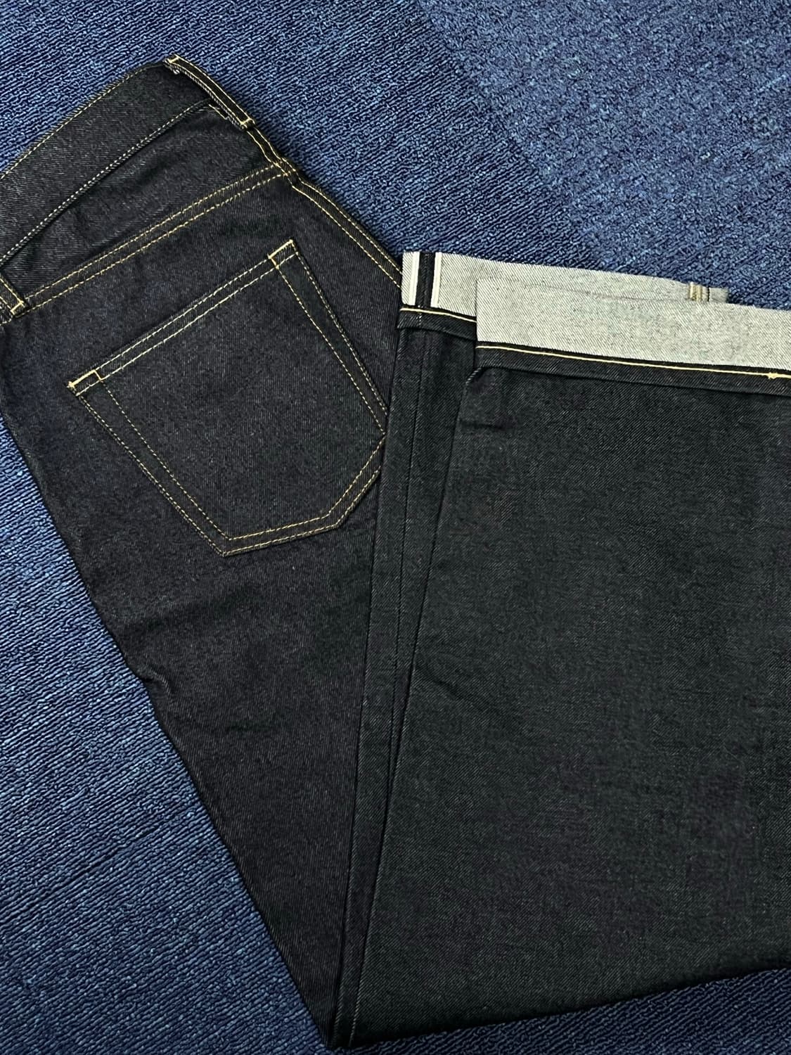 유니클로 셀비지 데님팬츠  상품이미지1