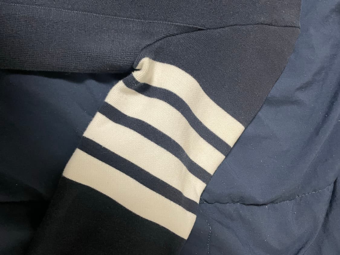 [정품] 톰브라운 사선완장 맨투맨 상품이미지3