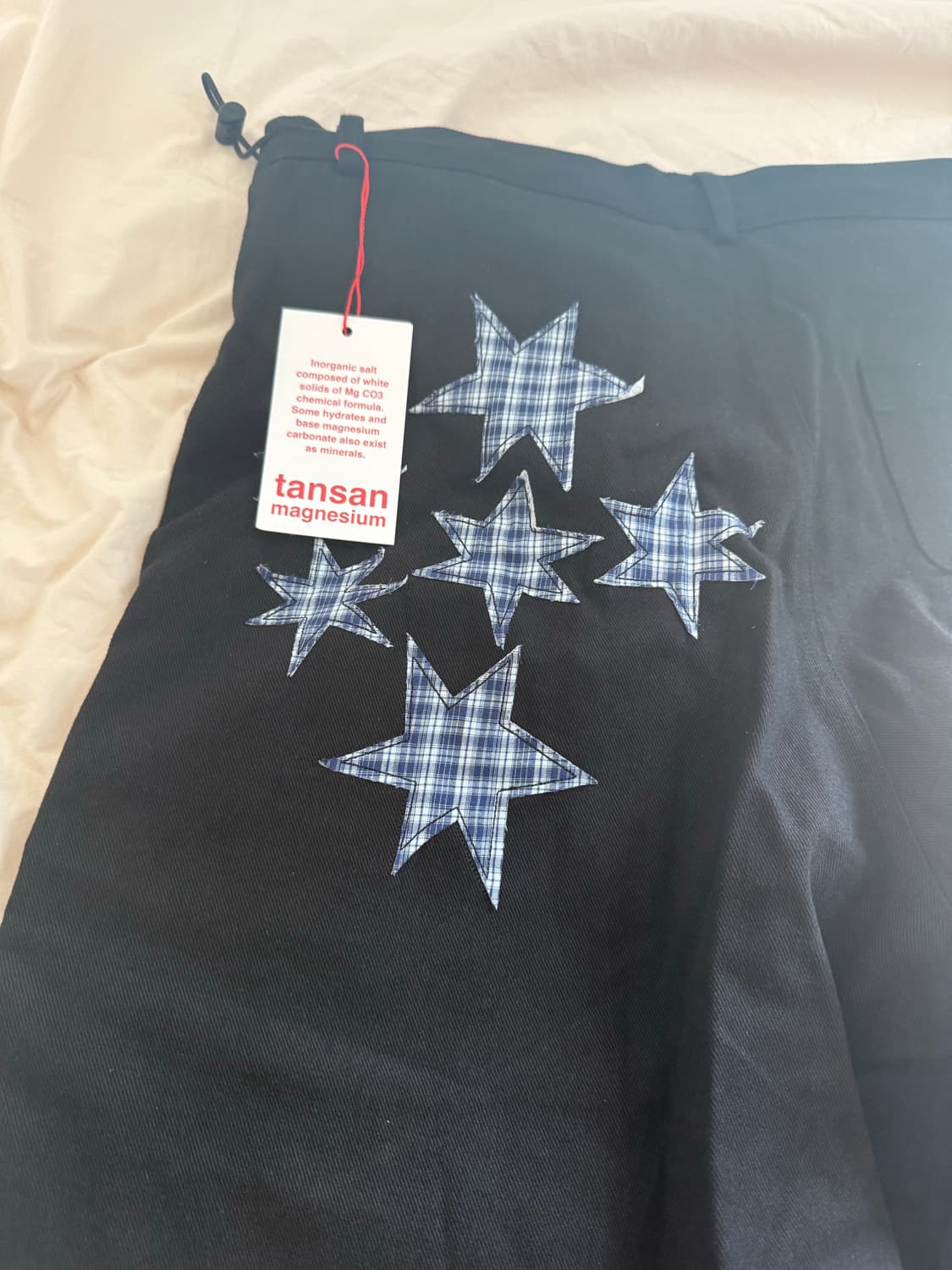 탄산마그네슘 스타 아플리케 블랙 팬츠 상품이미지2