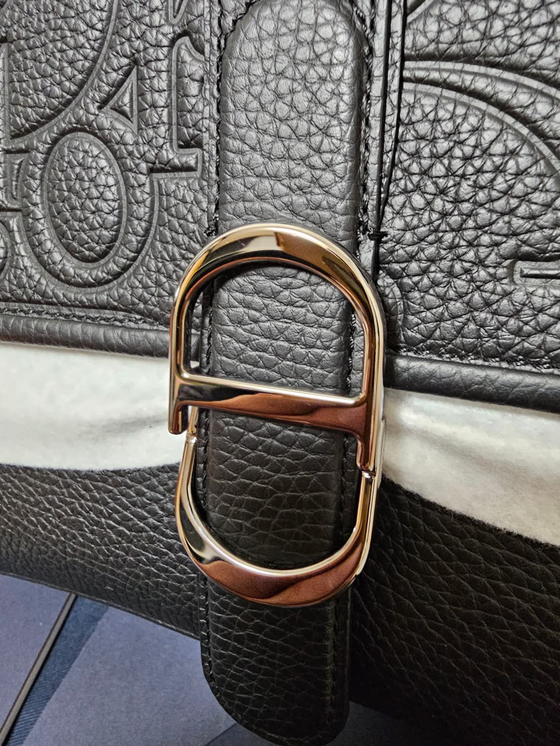 디올 그래비티 플랩 데일리 크로스백 라지사이즈 25Fw 상품이미지10