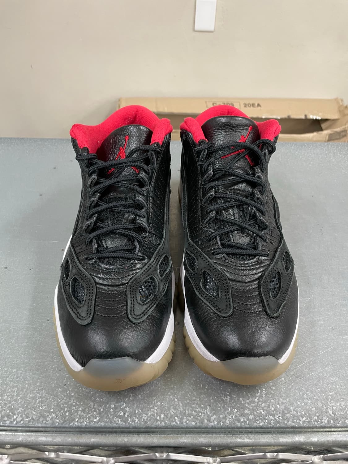 조던 11 레트로 로우 IE 브레드 270 상품이미지5