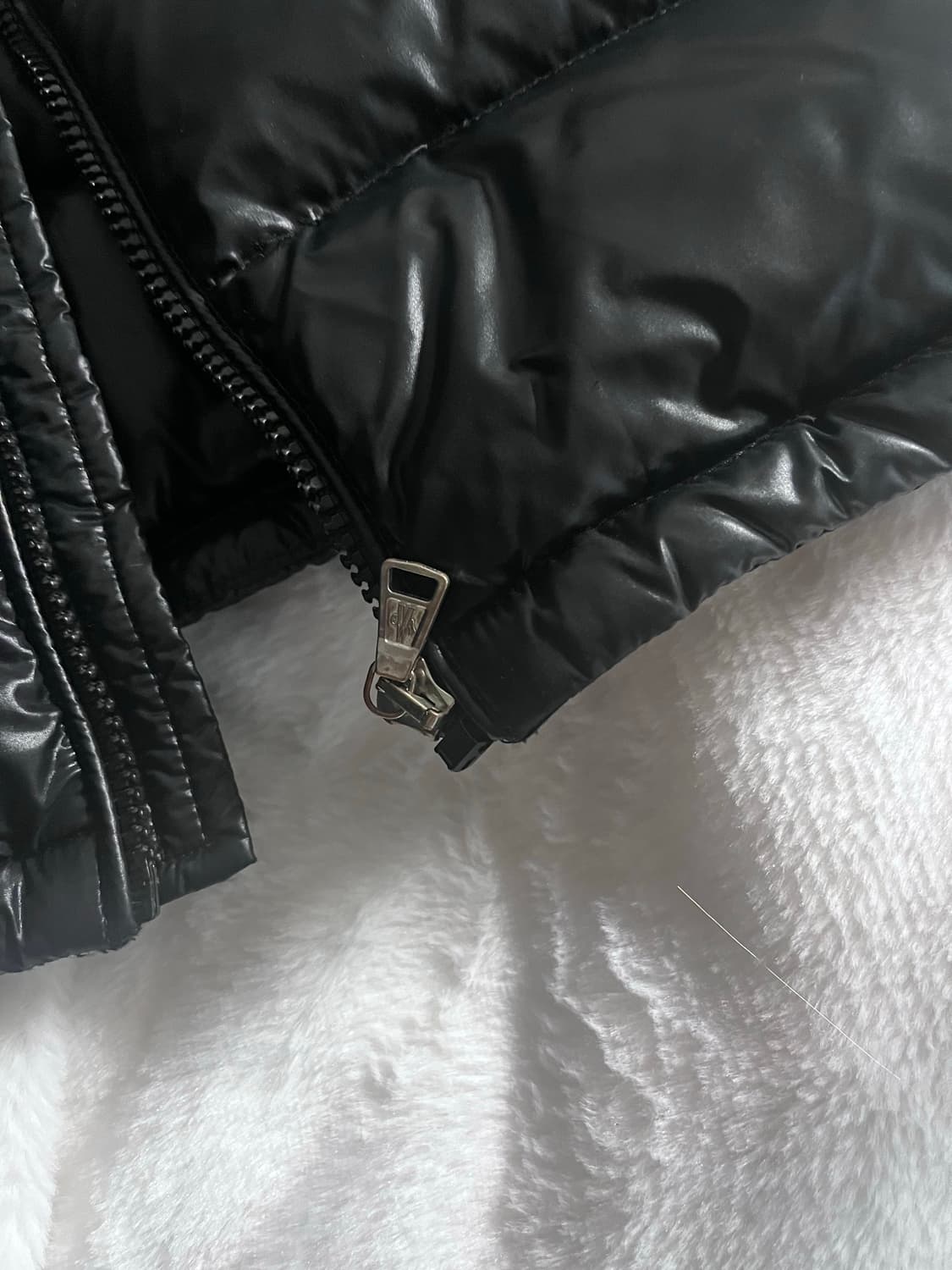 몽클레어 뉴 마야 후드탈부착 유광패딩 14y 블랙 상품이미지7