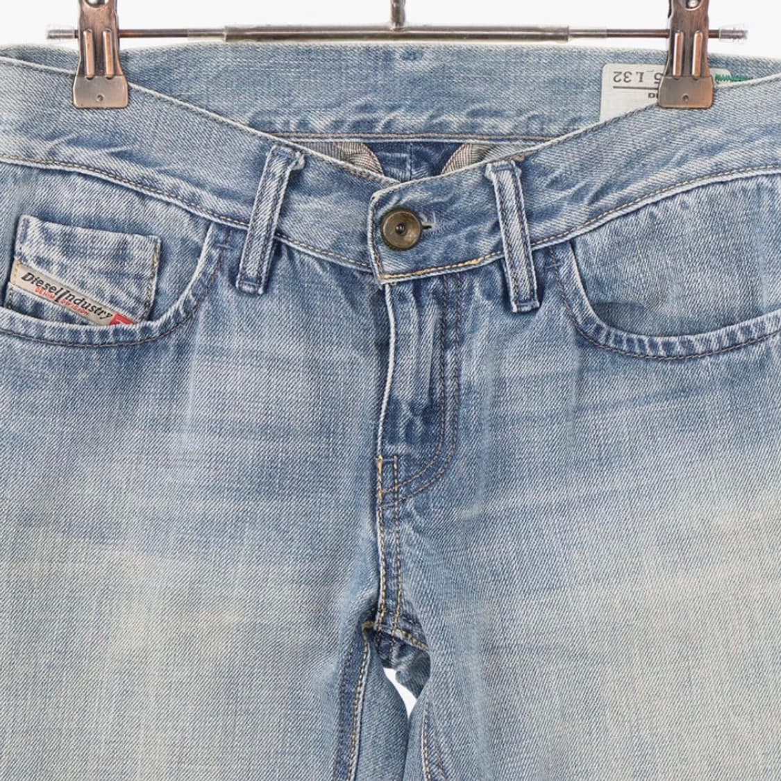 디젤 로우라이즈 연청 스트레이트 슬림핏 데님 상품이미지3