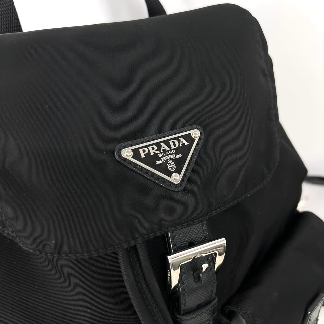 [감정완료] 프라다 삼각로고 나일론 백팩 스몰 블랙 상품이미지5