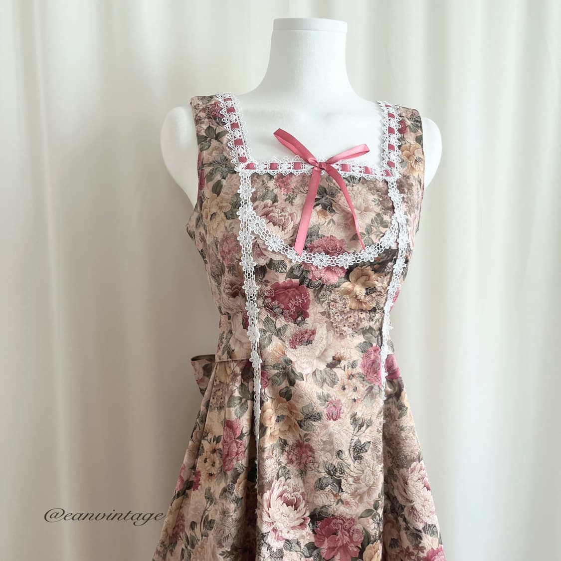 Bodyline red flower ribbon one-piece 상품이미지2