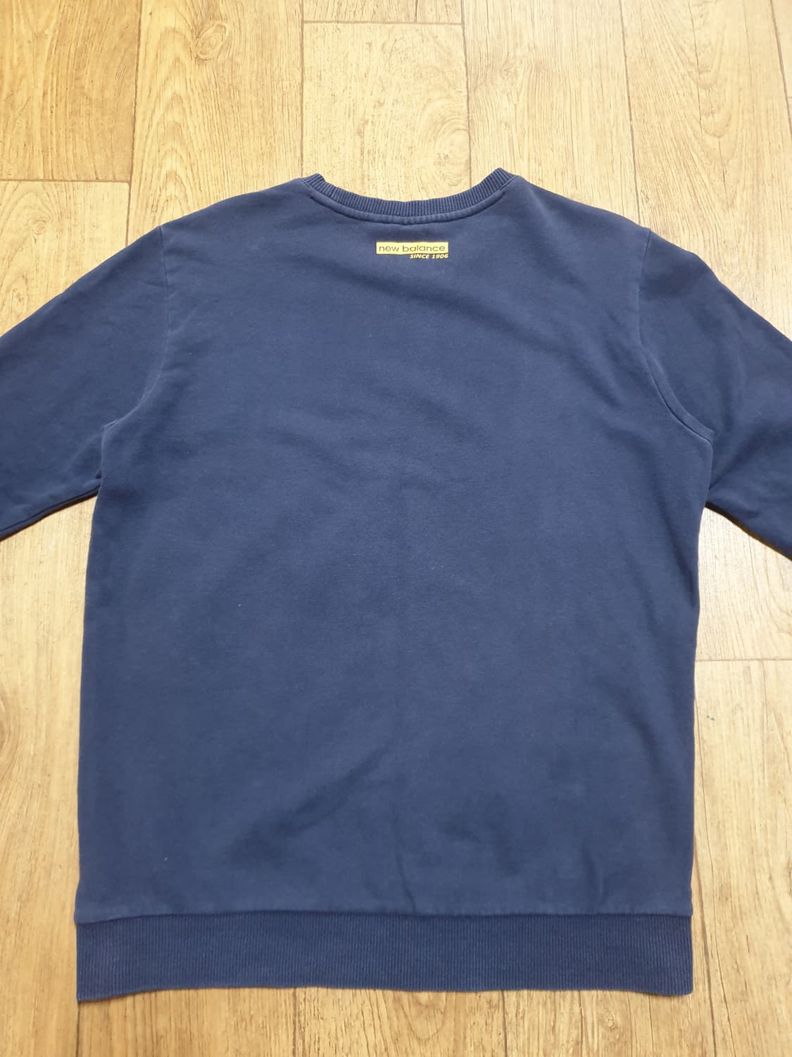 1169 뉴발란스 라운드티 95 사이즈입니다 상품이미지5